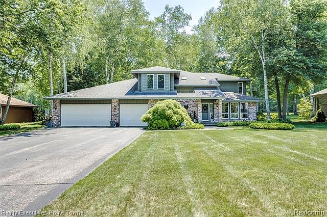 1st image of 4291 Greenview Cir