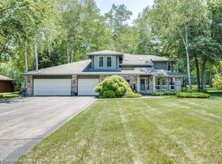 4291 Greenview Cir, Fort Gratiot, MI 48059