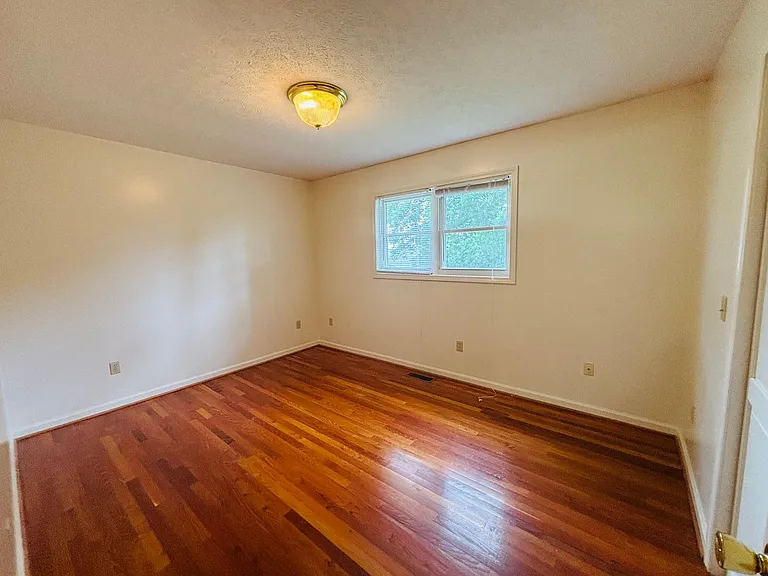70 Franklin Parke Ct — Photo 12