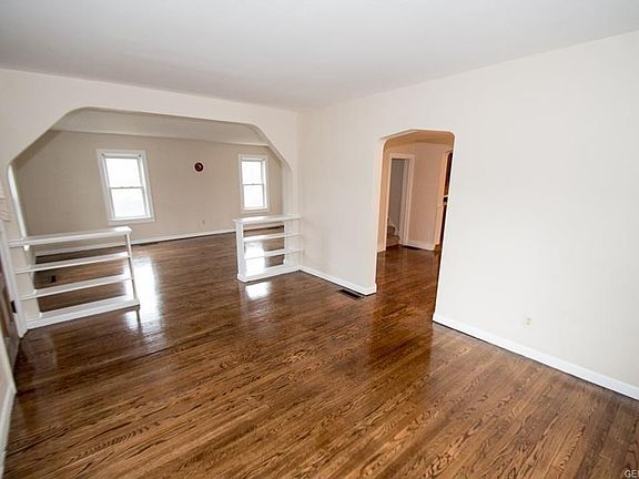 4th image of 34 Chili Ave