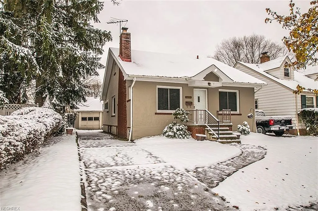 16201 Melgrave Ave photo 1