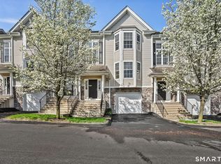 1004 Sienna Dr #1004, Danbury, CT 06810
