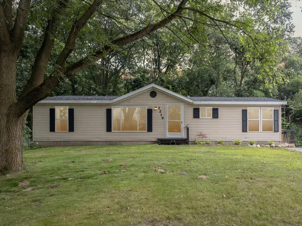 2219 S 13th St, Niles, MI 49120