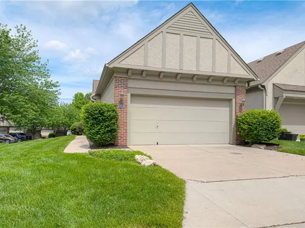 7226 W 144th Ter, Overland Park, KS 66223