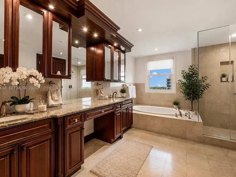 13633 Deering Bay Dr #Penthouse 285 — Photo 10