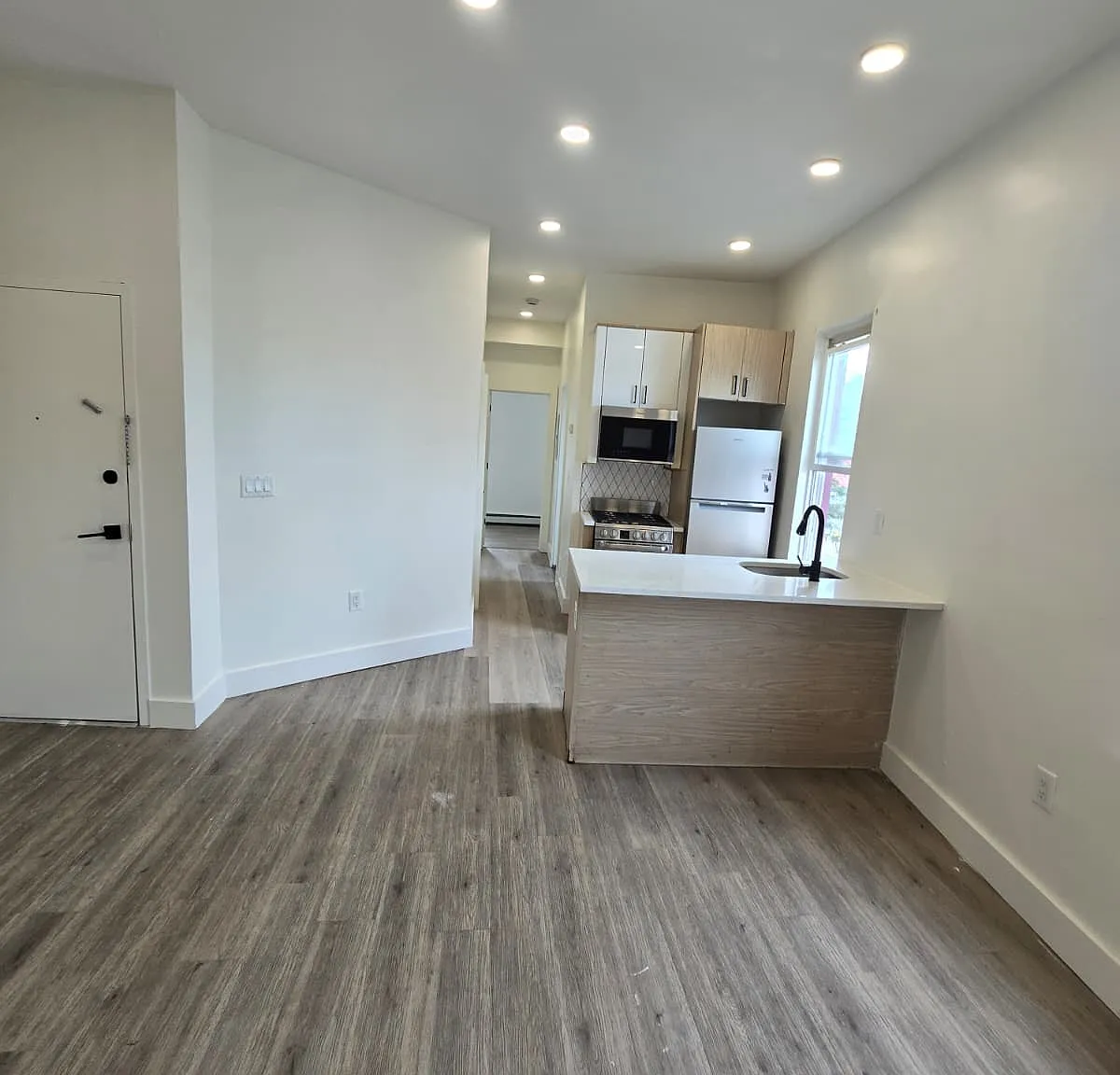 2 bed, $2,350 — Photo 2