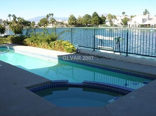 3rd image of 2976 Sun Lake Dr