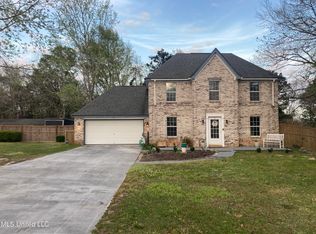 11216 N River Vue Cir, Biloxi, MS 39532