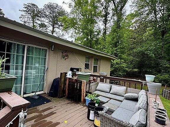 3rd image of 127 Peters Cir