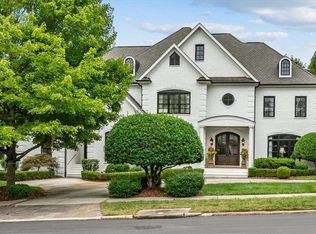 910 Sunset Dr, Greensboro, NC 27408