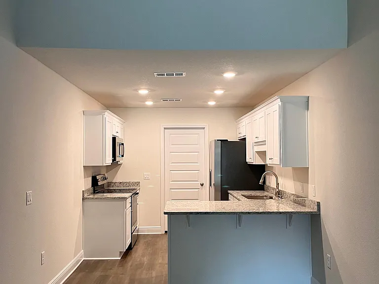 7240 & 7242 Pro Ln — Photo 3