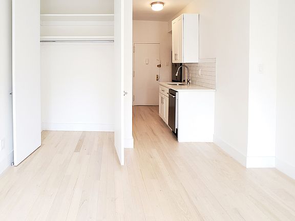 5th image of 467 W 164th St #1R