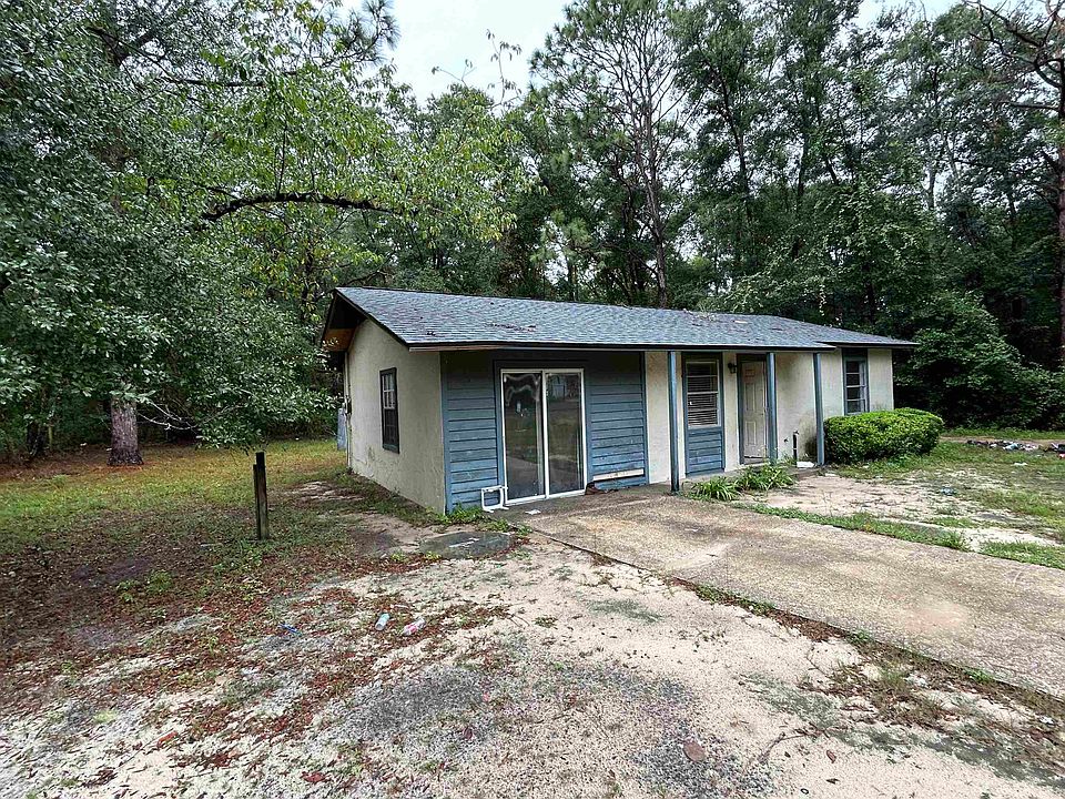 2nd image of 4826 Ruthenia Rd