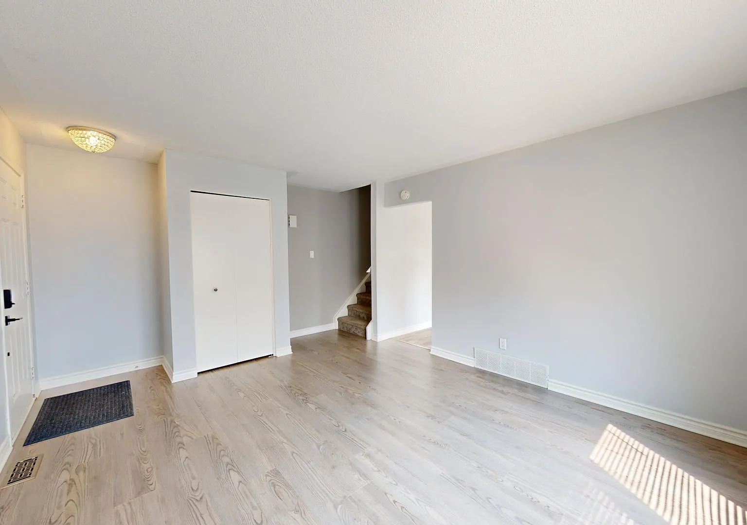 107 Conway Drive London — Photo 3