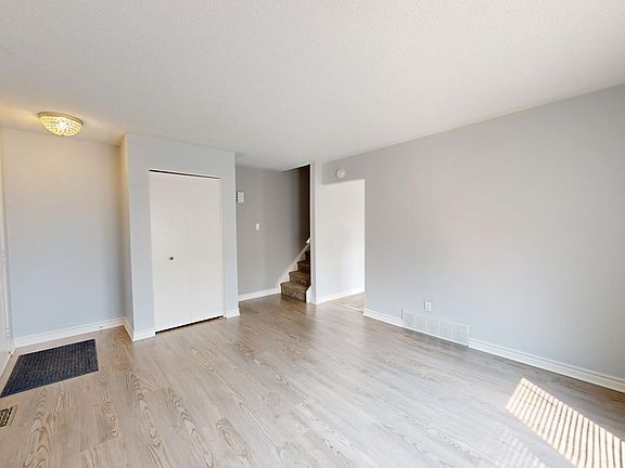 3rd image of 107 Conway Dr #201