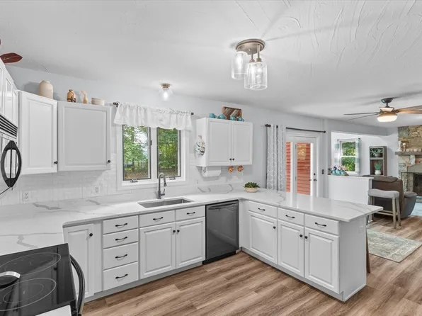 12 Easter Brook Rd, Lunenburg, MA 01462