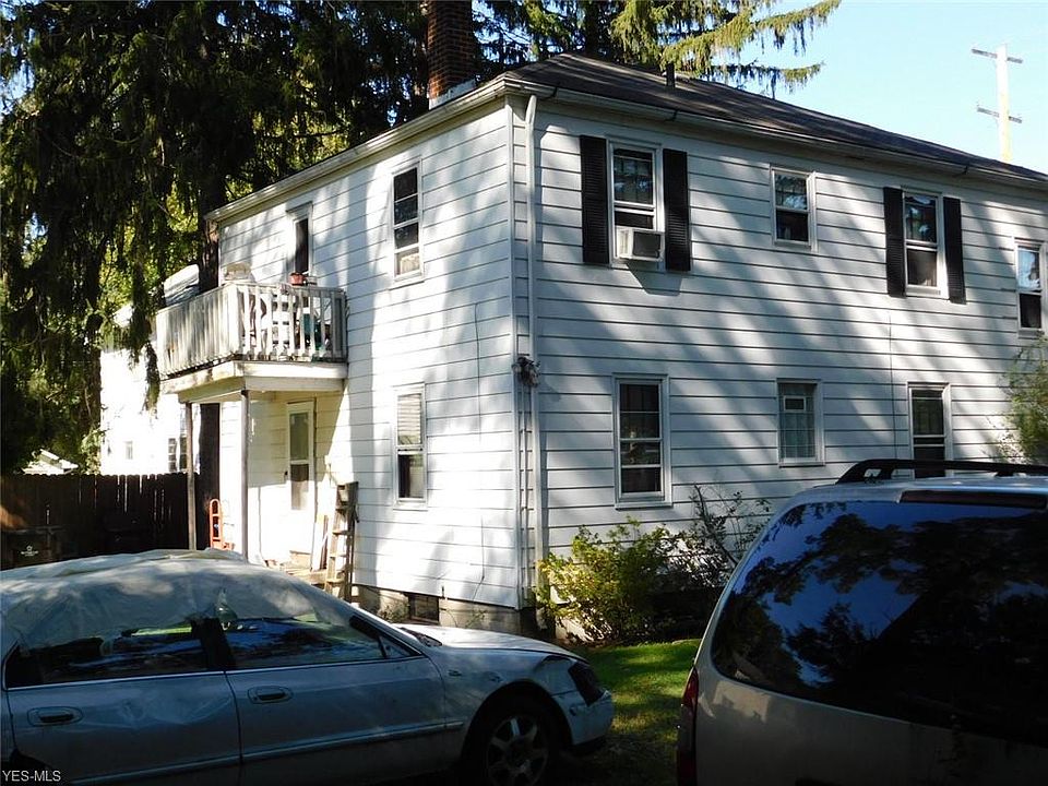 2nd image of 744 E Erie St