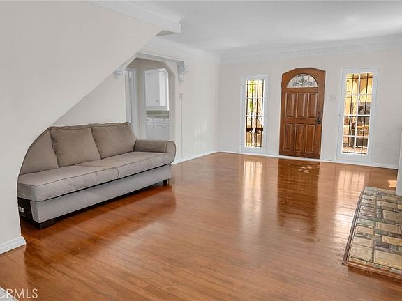 5th image of 2620 Commodore St