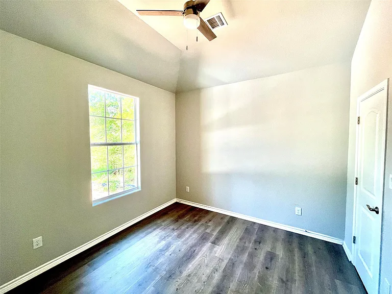 386 B Tahitian Dr — Photo 11