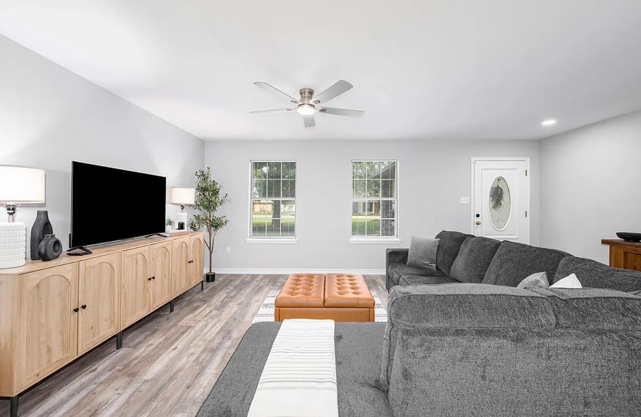3 bed, 1642 sqft, $2,200 — Photo 3