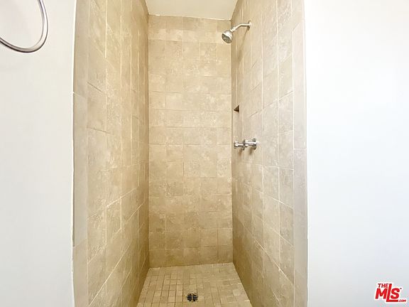 3rd image of 1031 N Harper Ave APT 6