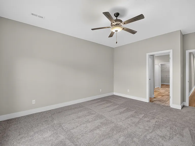 104 Thornberry Rd — Photo 37