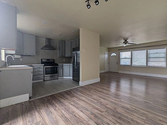 kitchen/dining/living room