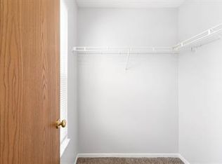 863 Robmeyer Dr, Columbus, OH 43207