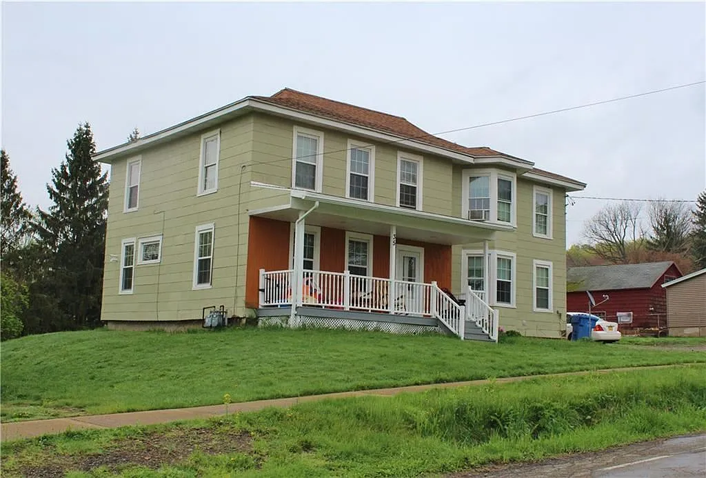 35 East Ave photo 1