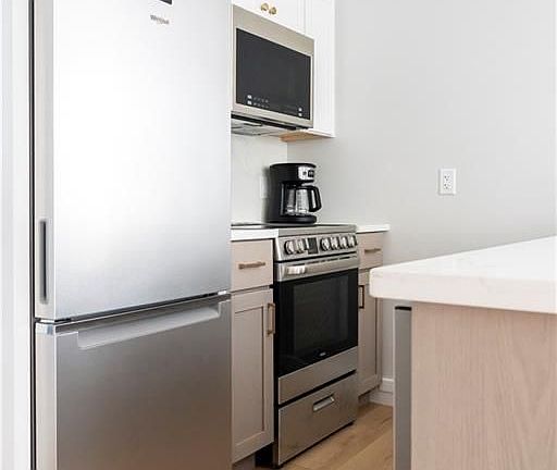 5th image of 43 Franklin St #4