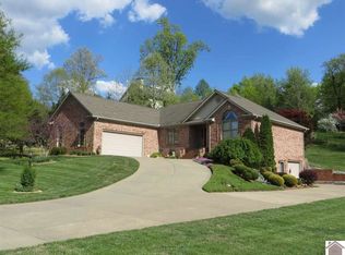 10 White Pine Pl, Paducah, KY 42003