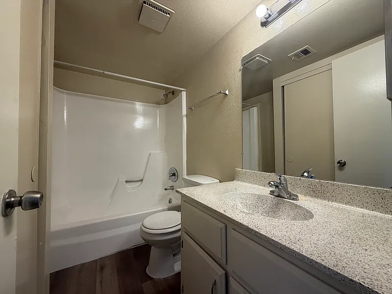 3205 E Earll Dr #8 — Photo 8