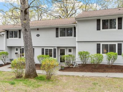 2 Beals Cove Rd APT F, Hingham, MA, 02043