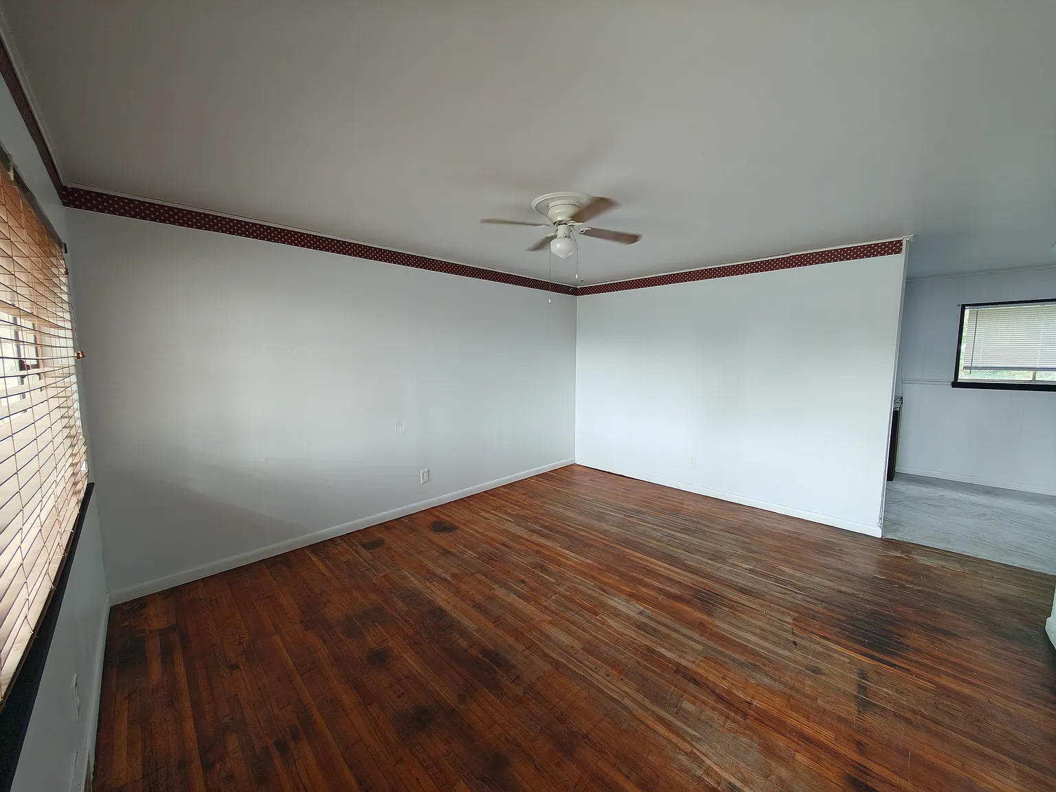 1103 Forest Dr — Photo 2