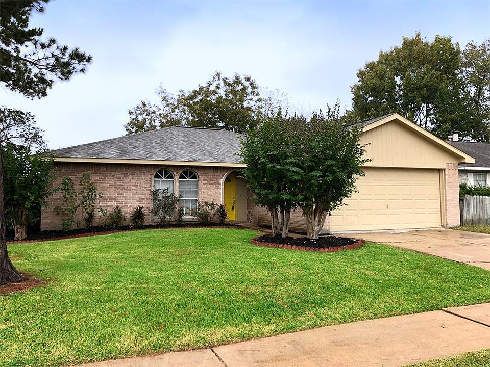 1st image of 10622 Highland Woods Dr