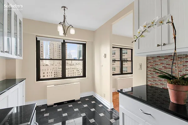 Rented by Sotheby's International Realty | media 31