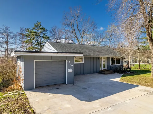 1710 Twin Bluff Rd, Red Wing, MN 55066