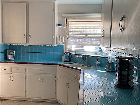 Spacious vintage kitchen