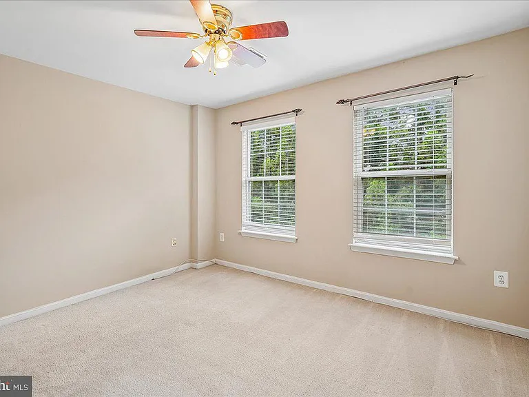 905 Royal Elm Ct — Photo 41