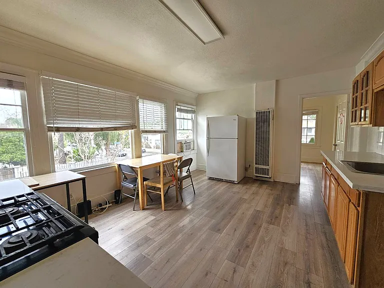 2310 Ellendale Pl #1388-1/2 — Photo 4