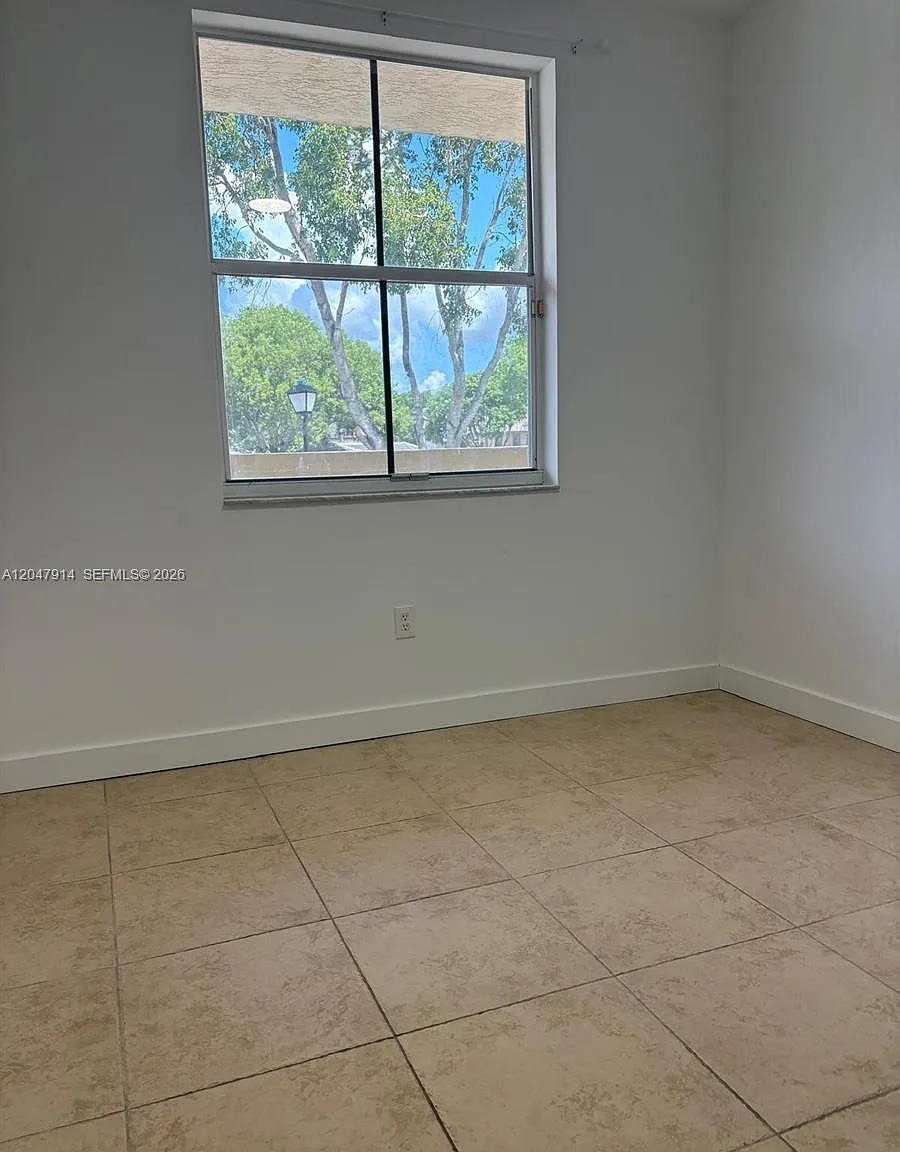 Arissa Place Condo — Photo 3