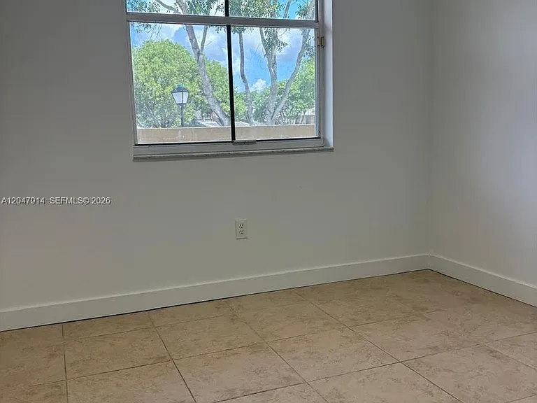 2080 Greenview Shores Blvd #410 — Photo 3