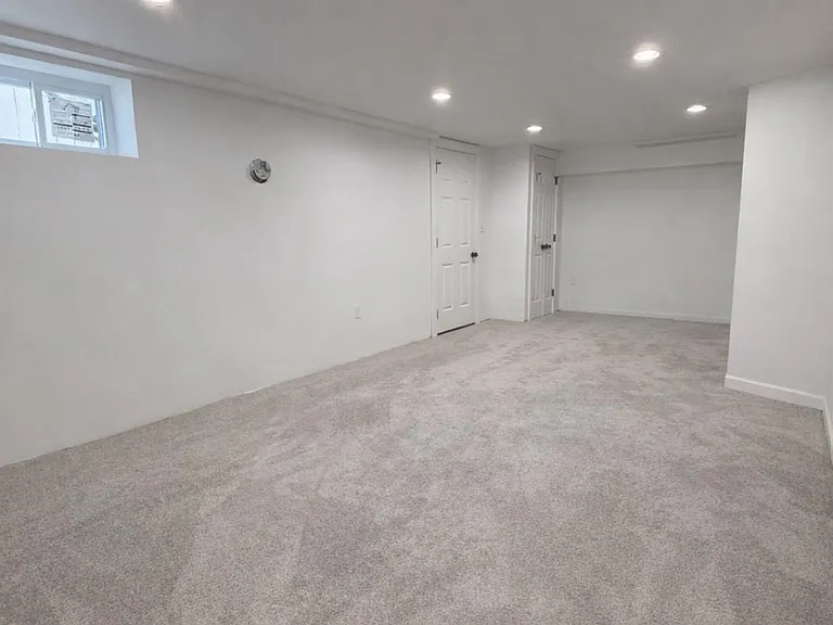 2125 1/2 Oakland Rd — Photo 18