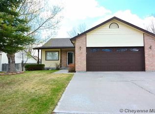 900 Colonial Dr, Cheyenne, WY 82001