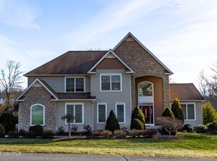 9 Erin Dr, Danville, PA 17821