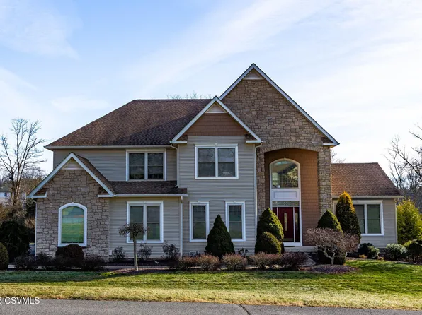 9 Erin Dr, Danville, PA 17821