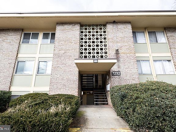 2nd image of 7232 Donnell Pl APT D