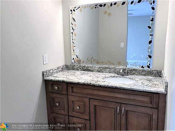 4th image of 1157 Hampton Blvd #1157
