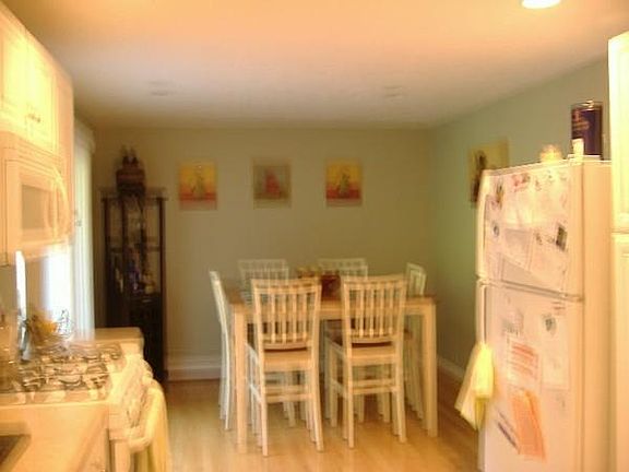 4th image of 478 Foundry St APT 2