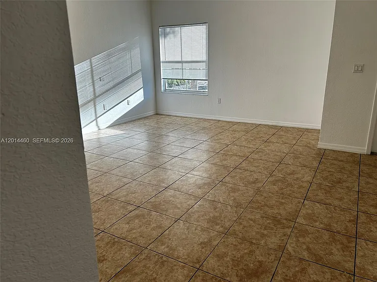 4906 SW 141st Ave #4 — Photo 5